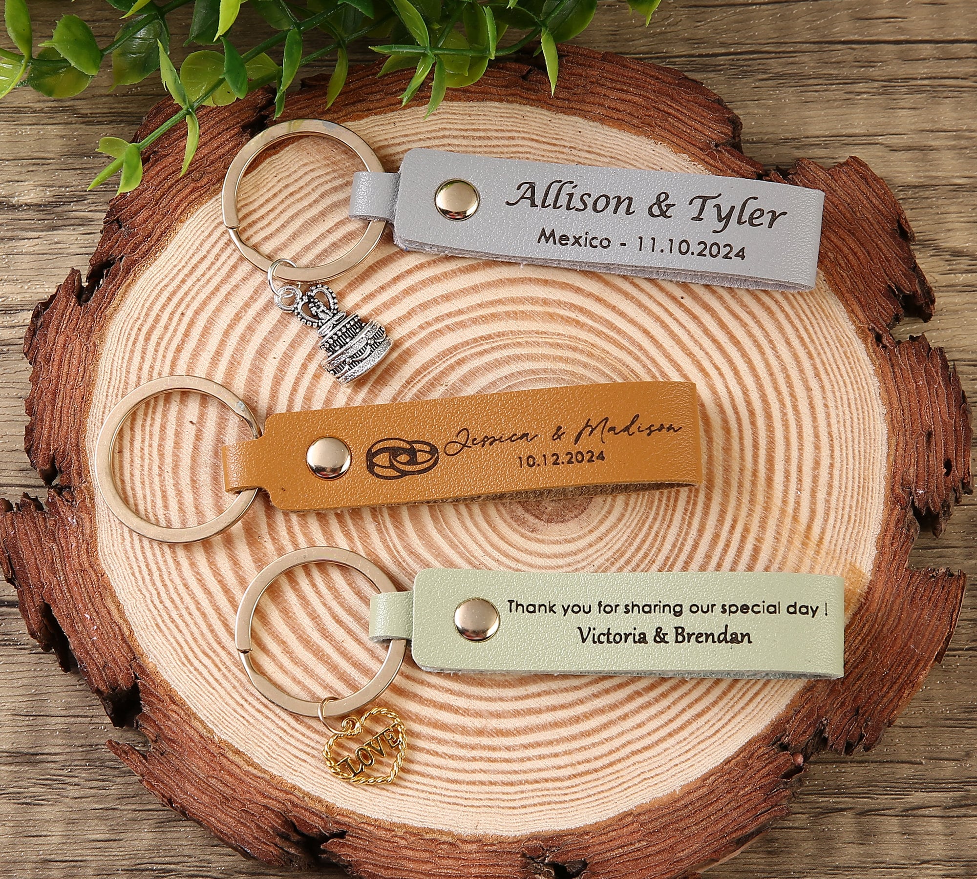 Set of 5 10 100 Key Chain Wedding Favors for Guests, Personalized Leather Keychain, Bridal Shower Gifts, Bulk Party Favors, Giveaway Gifts
