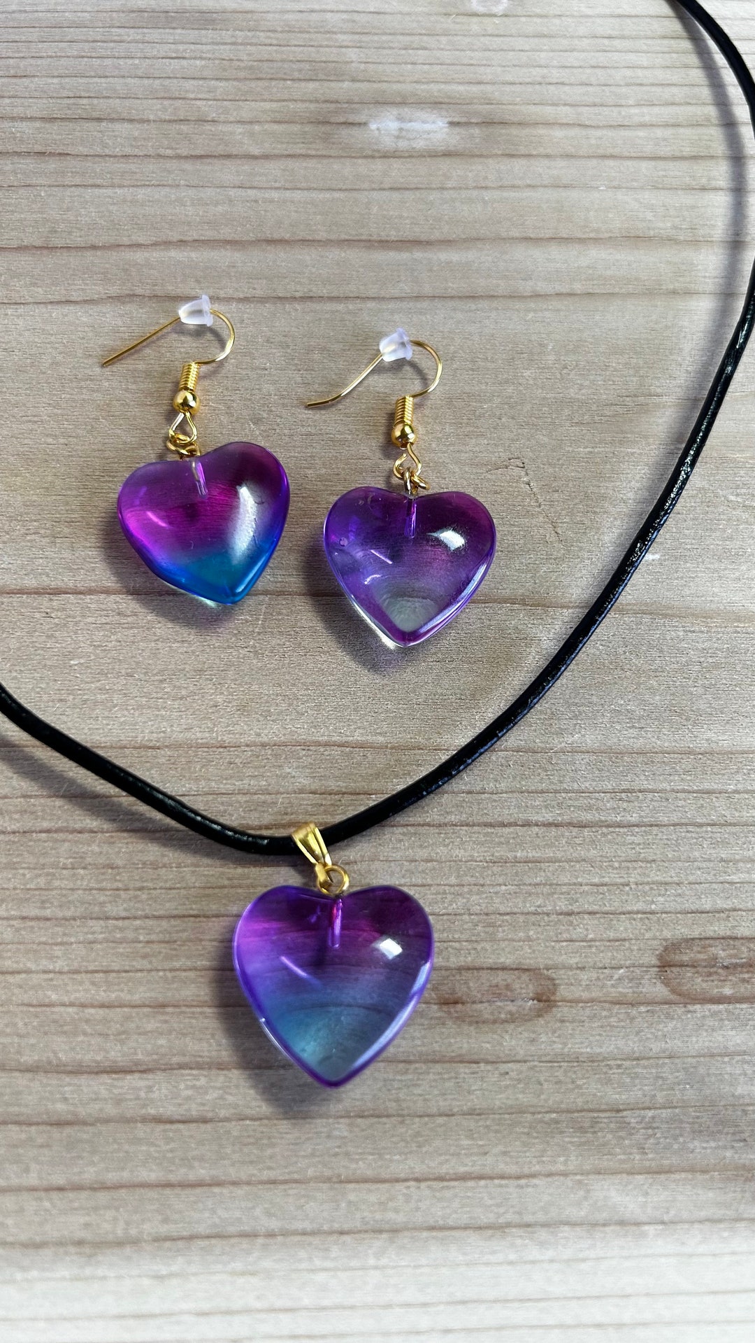 Beautiful Purple Heart Earrings and Necklace Set / Purple Heart Glass