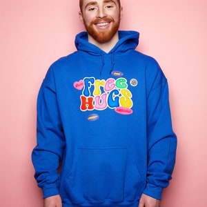 Gratis knuffels, blauwe hoodie met capuchon