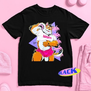 Może przedstawiać: Czarny t-shirt z kreskówkową ilustracją umięśnionego, antropomorficznego wilka w białym topie z napisem "himbo" i różowych szortach. Projekt zawiera pikselowane tło i słowo "BLACK" w żółto-niebieskim owalu.