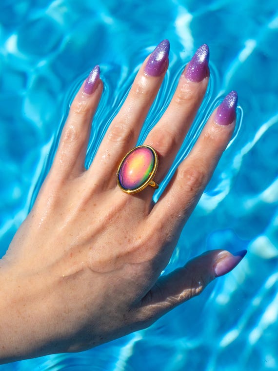 Waterproof Gold Mood Ring | OVAL | Hypoallergenic Allergy Safe | 18k Gold Tarnish Free Steel | Whimsical Chunky Retro Mood Jewelry (LARGE)