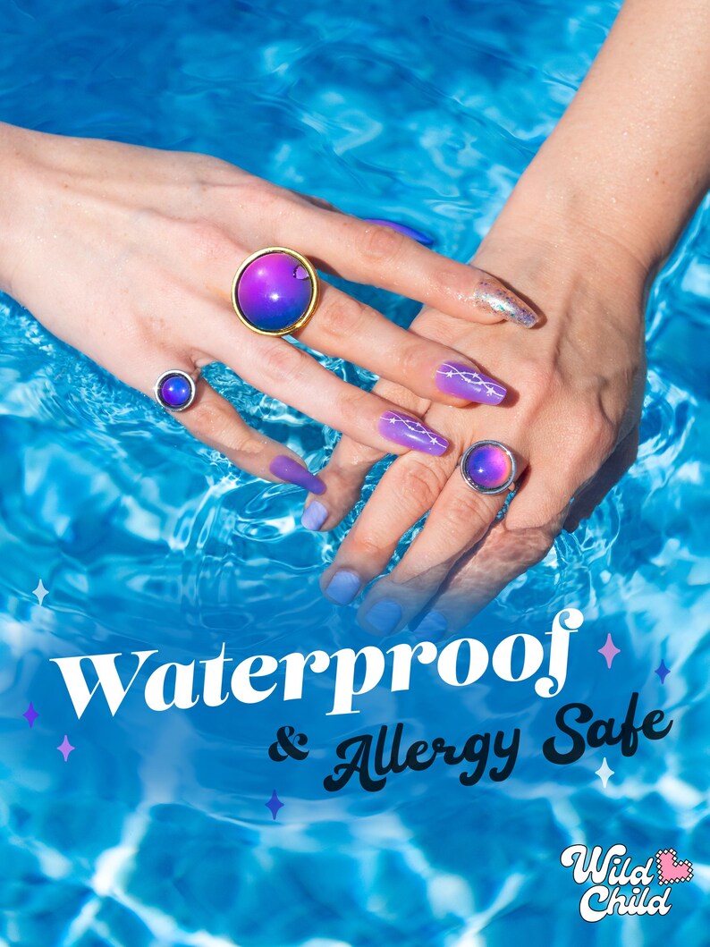 Waterproof mood rings in circle shape with large, medium and small size, in silver and gold. Rings are allergy safe on hands in swimming pool with long sparkly nails.