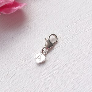 Pequeño dije de corazón de plata esterlina, para agregar a la pulsera, clip para collar, pequeño regalo de amistad de cumpleaños, pequeño dije de inicial, cierre de 7 mm y 8 mm