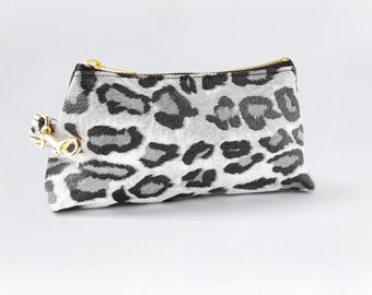 Vegan Leather Wristlet Bag Snow Leopard, High quality purse, Personalized bag gift for her, Women anniversary, Holiday gift, Graduation gift