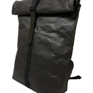 Sven - The eco-friendly paper backpack from Berlin: sustainable material, stylish & robust, perfect for your urban lifestyle image 4