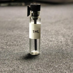 Vanilla Voyage MAISON ASRAR | 1ML / 2ML / 5ML/ 10ML | Fragrance Decant | Samples | Travel Size image 3