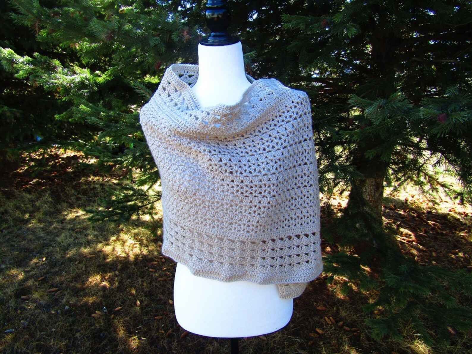 womens crochet shawl
