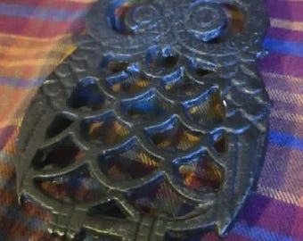 Vintage 1970s Cast Iron Owl Spoon Rest/Trivet
