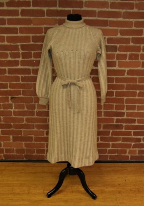 Vintage 1970s/70s Beige Sweater Dress with Belt S… - image 1