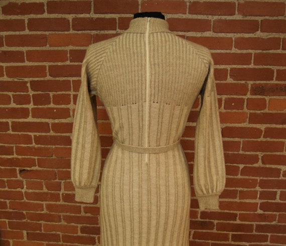 Vintage 1970s/70s Beige Sweater Dress with Belt S… - image 5
