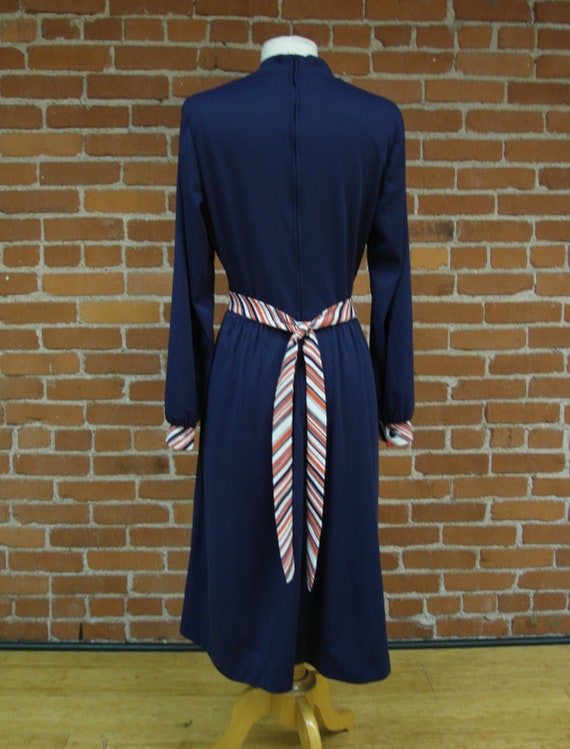 Vintage 1970s Navy Blue Dress with Chevron Stripe… - image 7
