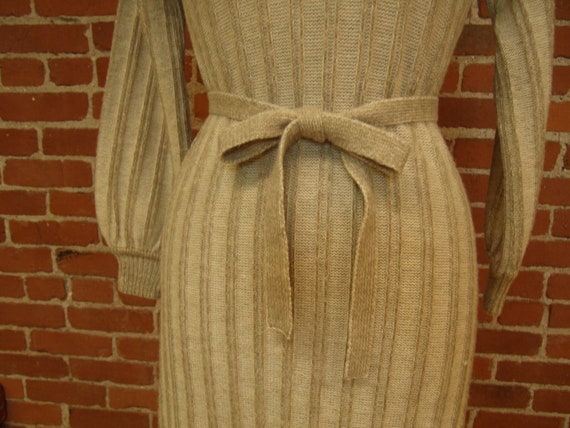 Vintage 1970s/70s Beige Sweater Dress with Belt S… - image 3