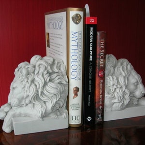 The Chatsworth Lions, as book ends