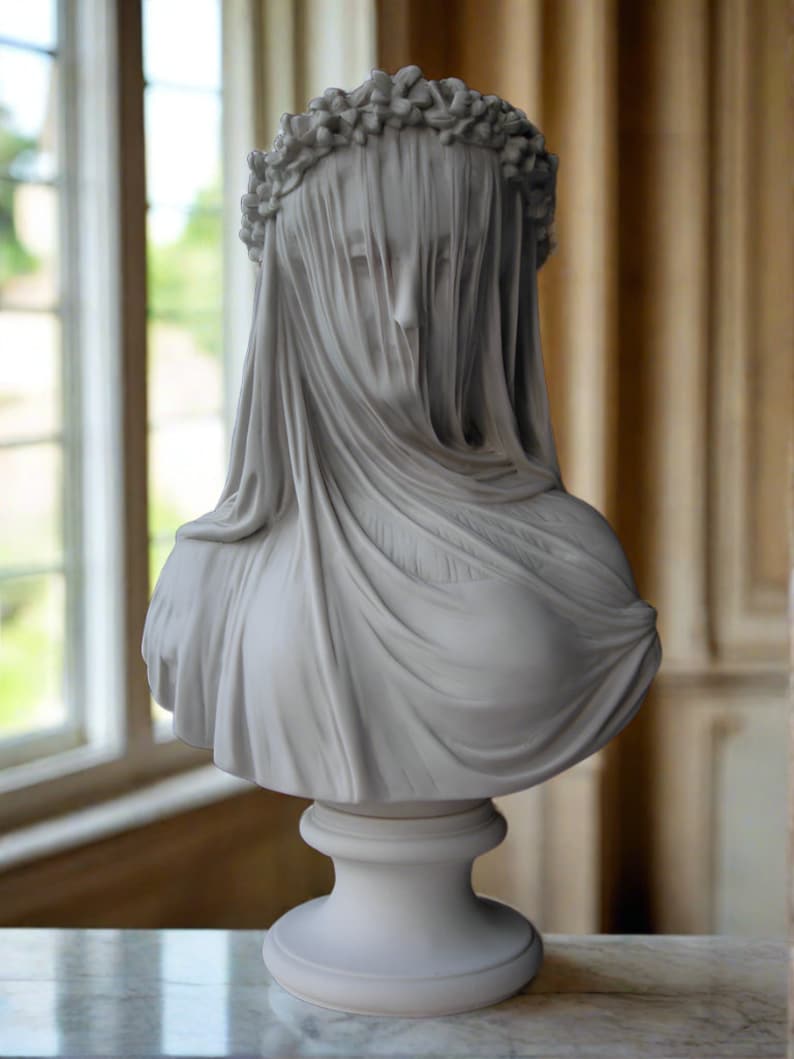 THE VEILED LADY image 2