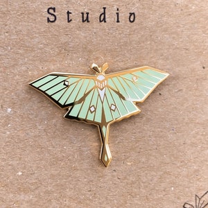 Luna Moth Enamel Pin enamel pin, luna moth pin, cute pins, lapel pin, Christmas pin, small gifts, gifts under 15 zdjęcie 2