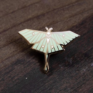 Luna Moth Enamel Pin enamel pin, luna moth pin, cute pins, lapel pin, Christmas pin, small gifts, gifts under 15 zdjęcie 1