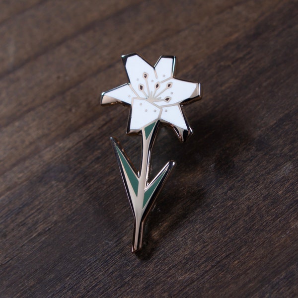 Flower Lily Hard Enamel Pin • cute pins, lily pin, wildflowers, pure white flower, wildflower gifts, gifts under 15, holiday gift ideas