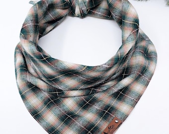Pet Bandana "Leavenworth"