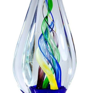 10 3/4&quot; Infinity Twist Glass with Black Base