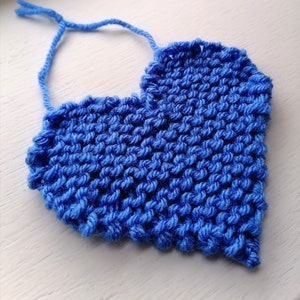 Handgestrickt in Scotland Heart - Blau