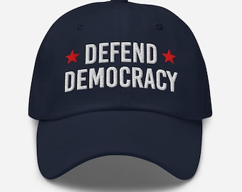 Gorra de béisbol con el lema "Defend Democracy" (bordada) y ajustable
