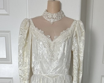 Vintage 1980s Jessica McClintock Bridal Gown High neck, button up back, 3/4 long sleeve, lace overlay Medium size US 8 wedding dress