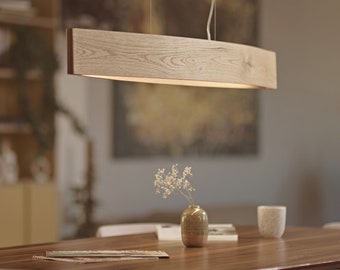 Perfect voor eettafels NOE houten hanglamp die boven de tafel hangt