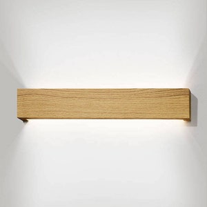 minimalist wooden linear wall lamp ambient light SLIMPEACE Pure Oak high quality handcrafted 60cm / 23,6 Inch