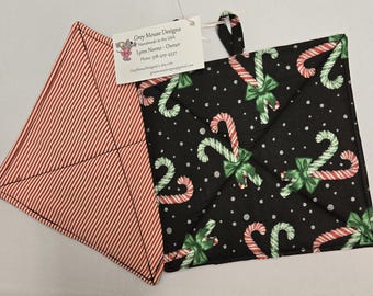 Agarraderas navideñas acolchadas: salvamanteles navideños con forma de bastón de caramelo (juego de 2)