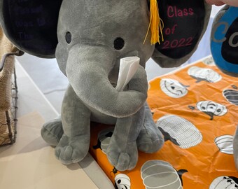 Graduación personalizada de elefante de peluche