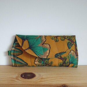 Etui à Lunettes en Tissu Molletonné Feuilles Ginkgo Fond Camel