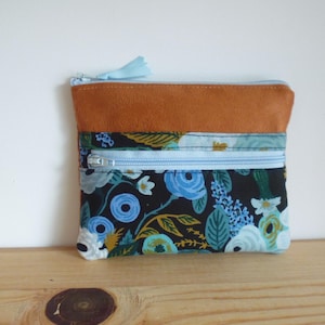 Porte Monnaie Double Zip en Suédine et Tissu Fleuri Bleu