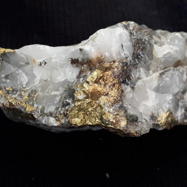 Lot de minerai d'or, d'argent et de cuivre à haute teneur