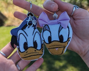 Chaveiros inspirados em Donald e Daisy Friends
