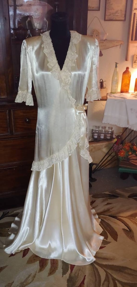 1940s Satin Dressing Gown/Robe