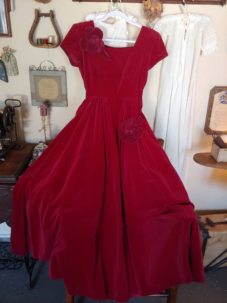 vintage red velvet dress