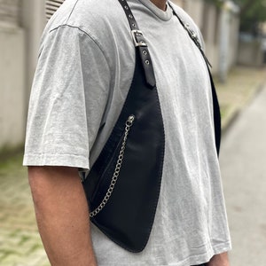 Bolso de cuero negro tipo pistolera, bolso de hombro de cuero hecho a mano, bolso de festival de cuero con cremallera, bolso de viaje, bolso de arnés, bolso de chaleco, bolso de motocicleta,