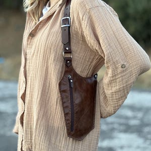 Sac à bandoulière en cuir véritable pour femme, sac à bandoulière en cuir fait main, sac de voyage pour festival en cuir, sac harnais pour femme en cuir, cadeau pour elle