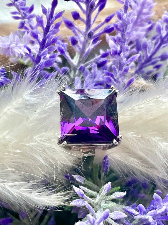 Sterling Silver 925 NF Thailand Purple Stone Ring 11.35g