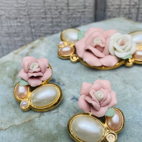 Vintage Porcelain Rose Floral Faux Pearl Gold Cli… - image 5