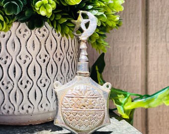 Moroccan metal kohl empty round engraved pot container    H70 mm