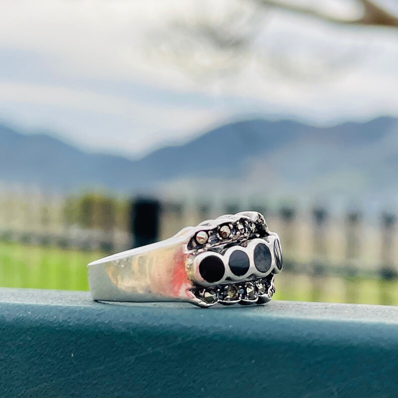 Vintage Sterling Silver Ornate Marcasite Black Onyx Ring Size 7.5 Weighs 6.0g