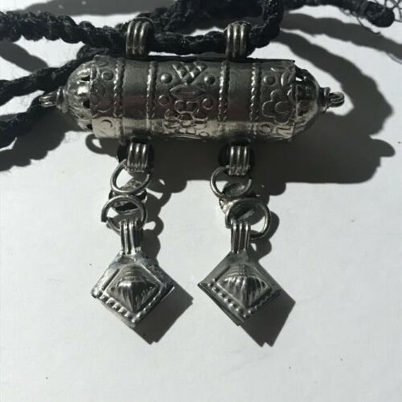 Rainbow Colored Sequence Silvertone Cylinder Neck… - image 3