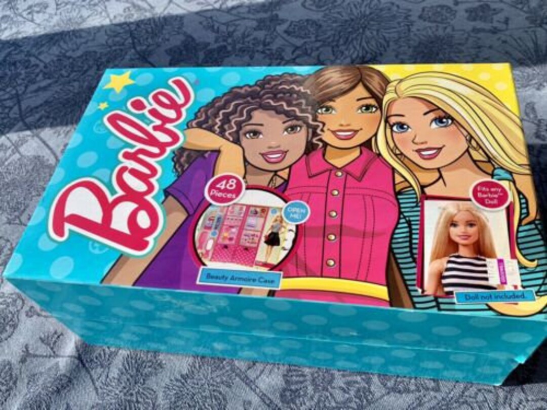 Barbie beauty cheap armoire case