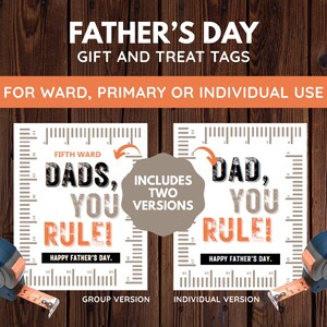 以下が含まれることがあります： 父の日ギフトとトリートタグ。白いカードに「Dads, You Rule!」と「Dad, You Rule!」の文字。グループ版と個人版の2種類。画像には2つの巻尺があります。背景は濃い木目です。