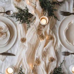 Christmas Holly Table Runner, Ivory Festive Table Decoration, Festive ...
