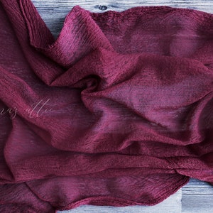 Fall Table Runner Burgundy Boho Wedding Decor Maroon Cheesecloth table runner Arche de mariage Centre de table rustique Décor de mariage d’automne