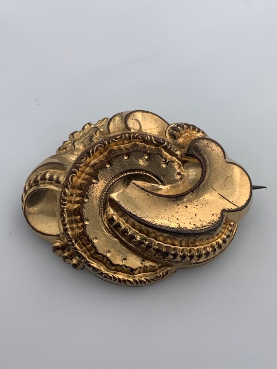 Antique Gold Wash Art Nouveau Brooch