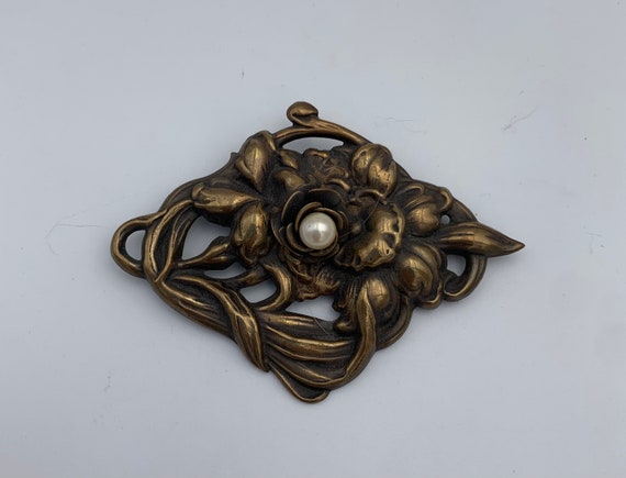 Vintage Art Nouveau Flower Brooch - image 1