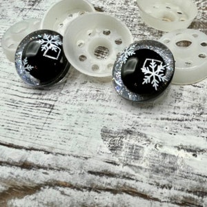 8mm Kawaii Style Round Safety Eyes and Washers: 5 Pairs - Doll